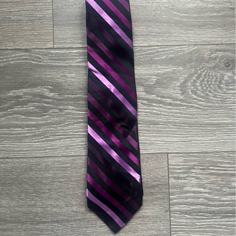Stacy Adams Men’s Black Purple Striped 100% Silk Business Career Work Neck Tie